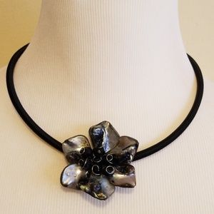 Silver/Black Pearl Shell Flower Pendant Necklace
